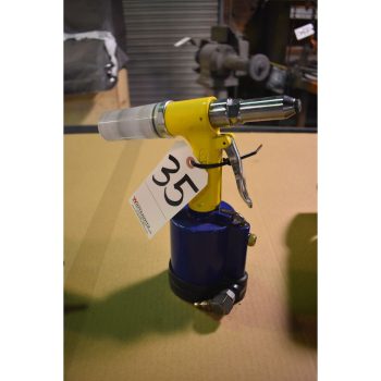 PNEUMATIC RIVETER