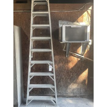 10 FT. (APPROX.) ALUMINUM STEP LADDER