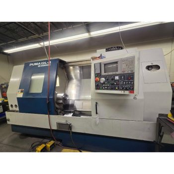 1996 DOOSAN PUMA 12L-B CNC LATHE