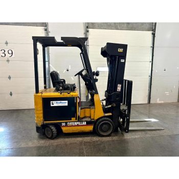 CAT 2EC15 3000 LB CAPACITY FORKLIFT