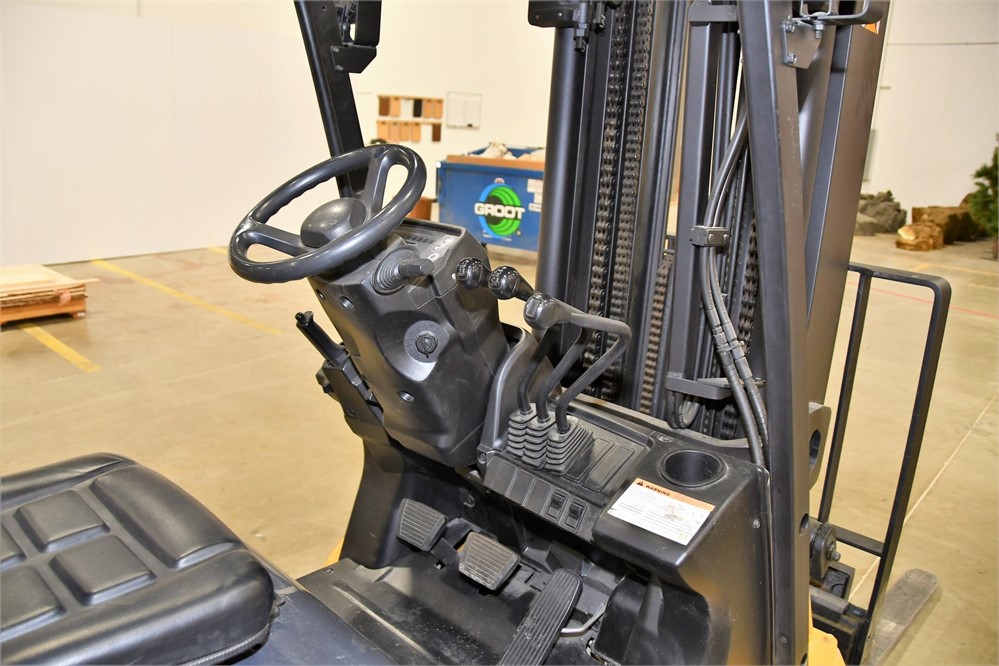 CAT 2C6000 FORKLIFT - Image 8