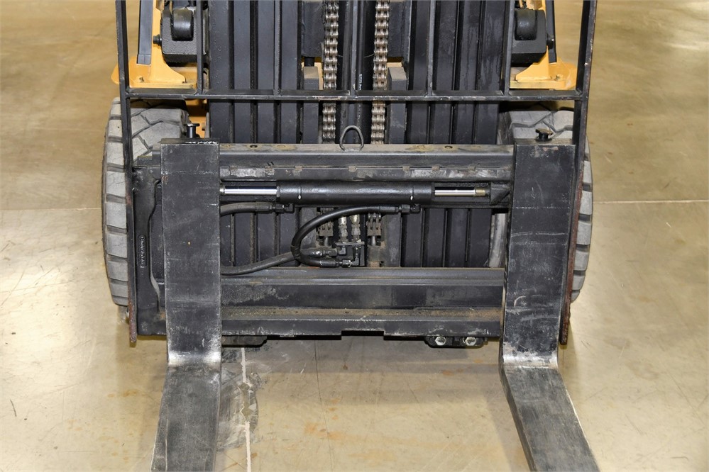 CAT 2C6000 FORKLIFT - Image 6