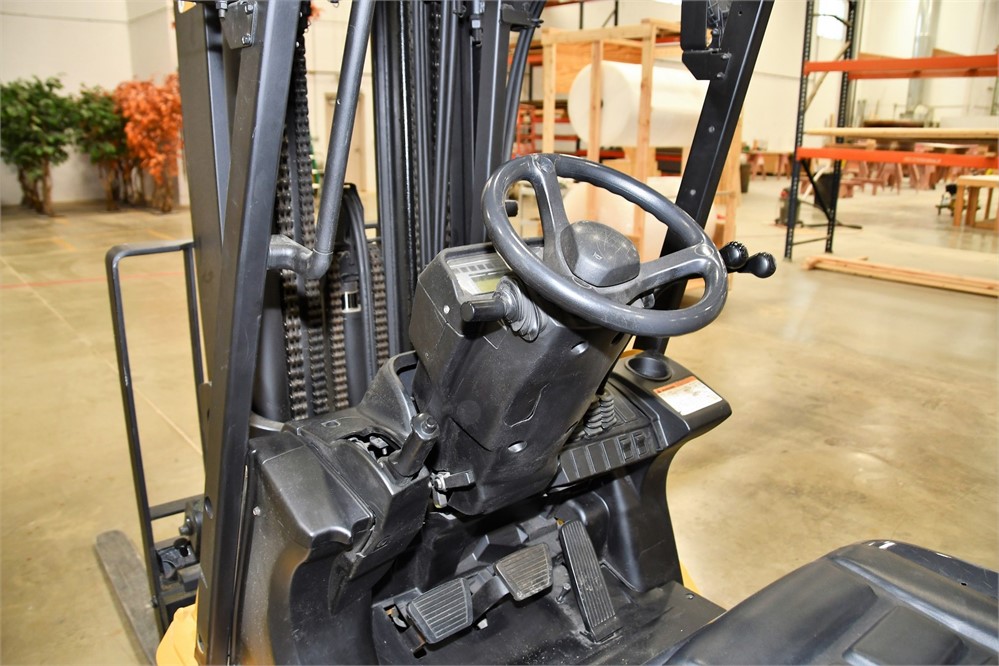 CAT 2C6000 FORKLIFT - Image 10