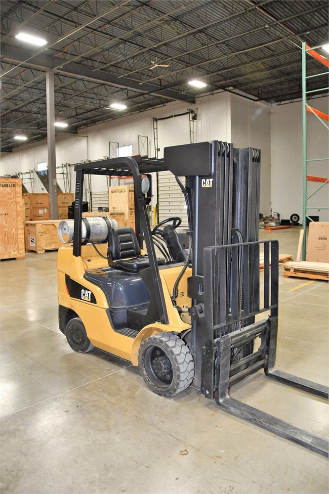 CAT 2C6000 FORKLIFT